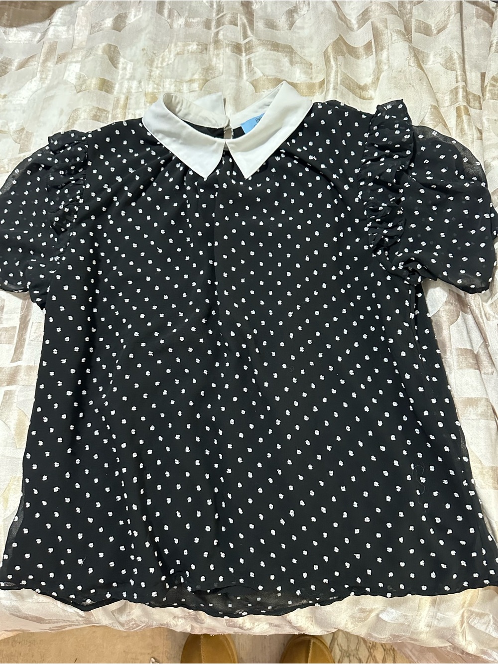 CeCe Black and White Dot Puff Sleeve Top